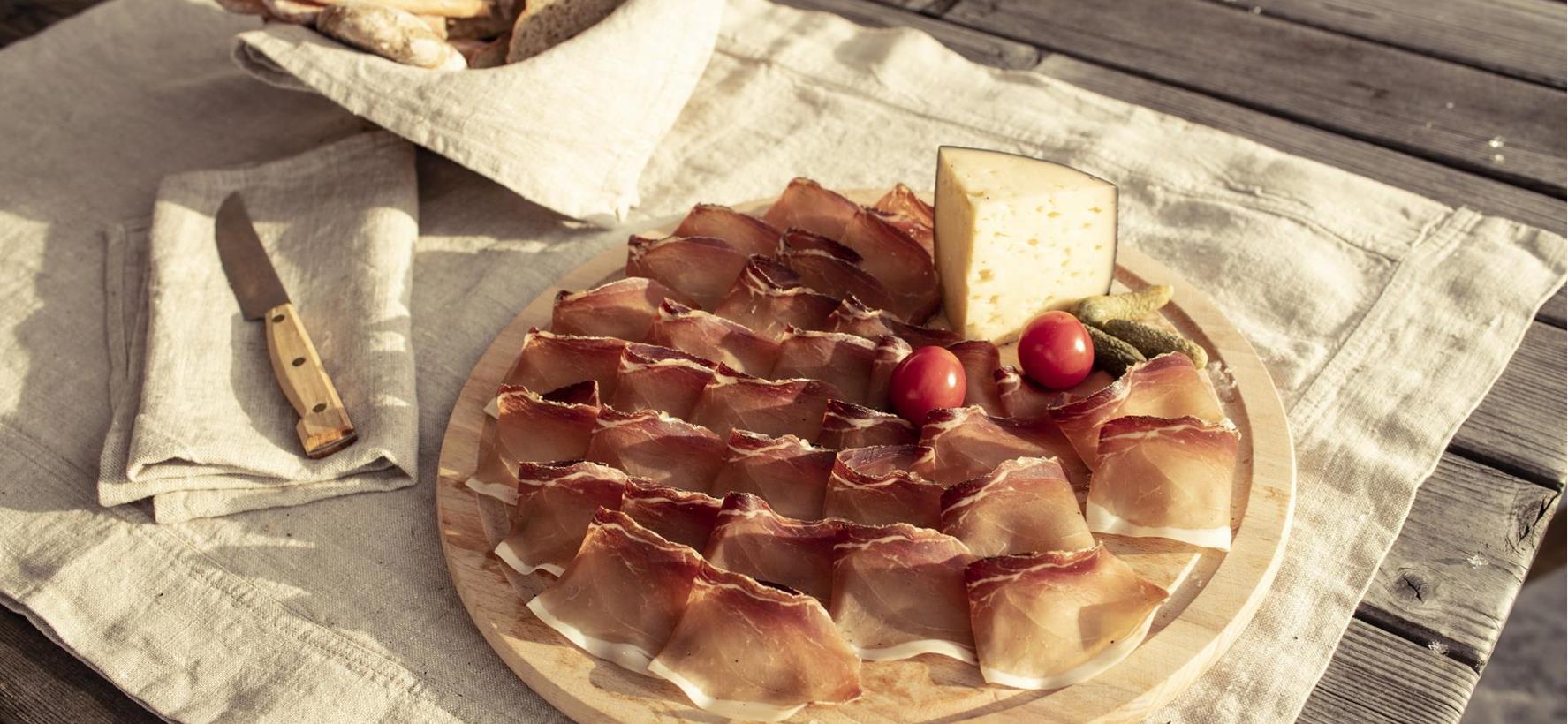 Merenda con Speck dell'Alto Adige