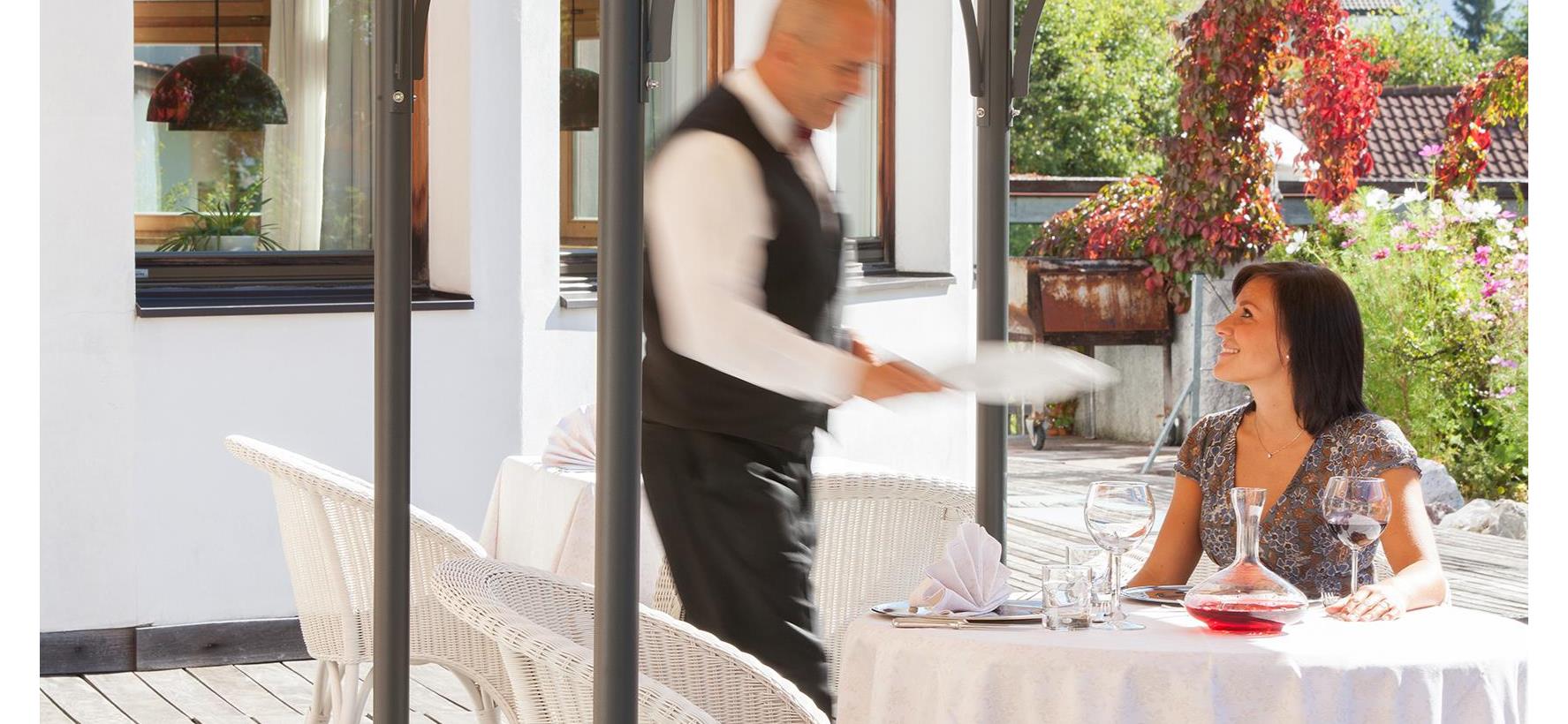 Best service awaits you at Hotel Villa Stefania